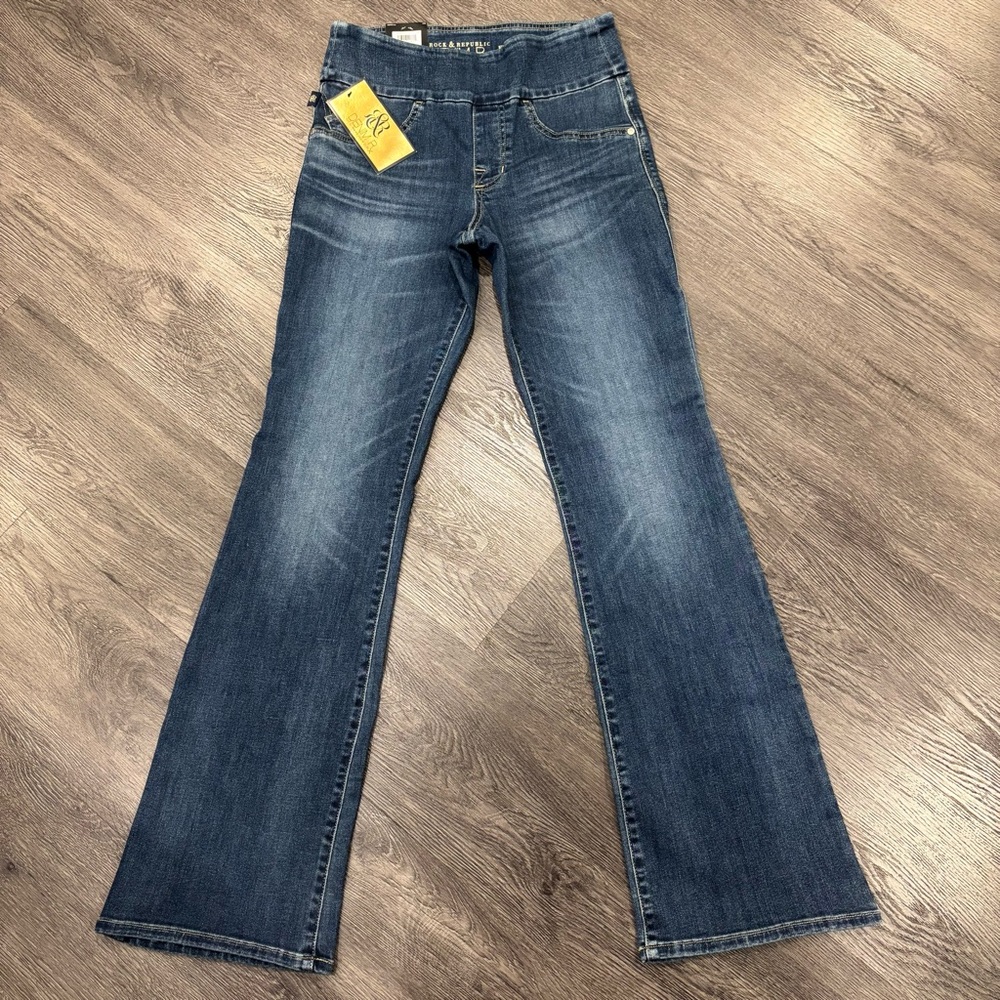 NWT Rock & Republic Flared Legs Pull On Jeans, Denim RX Fever, Size 8 M, Retro